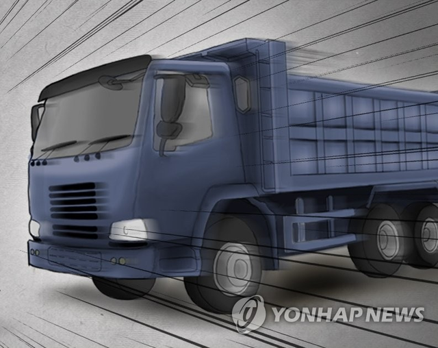 “차선 변경하다 쾅” 경부고속 남사진위IC 부근서 3중 추돌…1명 사망