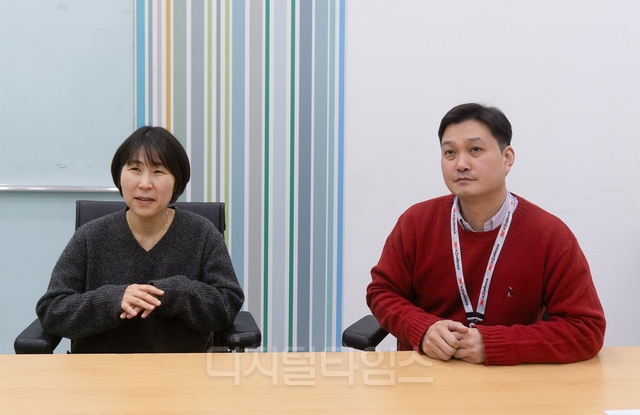 (왼쪽부터) 3M 산업용 접착제 및 테이프 사업팀 최보경 수석연구원과 정세훈 BPS팀 파트장이 15일 서울 여의도 한국쓰리엠  본사 회의실에서 디지털타임스와 인터뷰 하는 모습. 디지털타임스