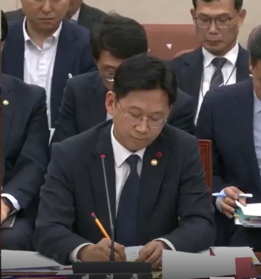 과기부총리, “정보유출 쿠팡 ‘영업정지’ 여부 공정위 논의 중”