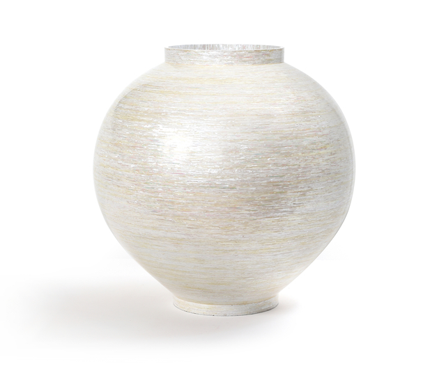 손대현, 나전 끊음질 건칠 달항아리, ⌀40x H40.5, 옻칠, 삼베, 나전, 2023