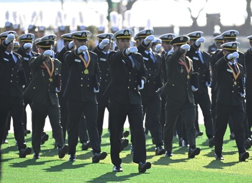 경남 창원시 진해구 해군사관학교에서 열린 ‘제139기 해군사관후보생 임관식’  [연합뉴스]