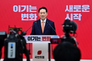 [짚어봅시다] 장동혁, 마지 못해 ‘계엄 사과’ 했지만… 속내는 ‘마이웨이’