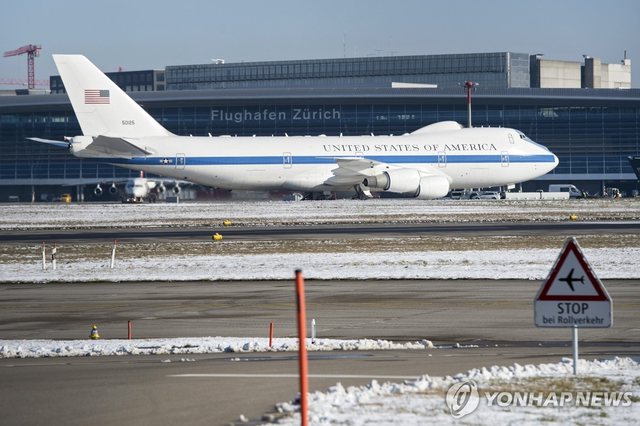 미 공군의 E-4B 공중지휘통제기 자료사진. EPA 연합뉴스