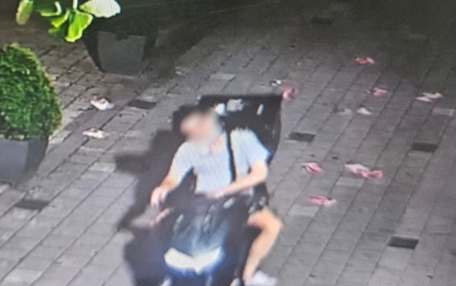 강남 일대 불법 전단지 배포 장면. 서울경찰청 제공