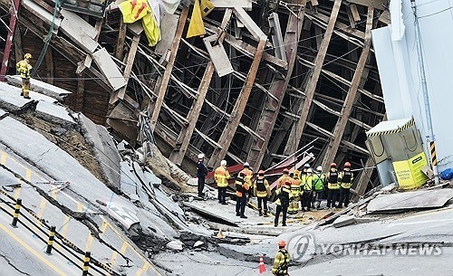 작년 4월 11일 발생한 경기도 광명시 신안산선 붕괴 사고 현장. [연합뉴스 자료사진]