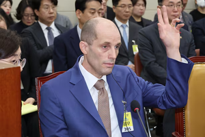 [속보] ‘소환 불응’ 로저스 쿠팡 대표 해외 출국…경찰, 입국시 통보 요청