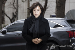 김경 ‘판도라의 상자’ 태블릿·노트북 제출…경찰, 강선우 아이폰 잠금해제 시도