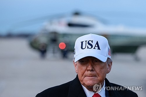 트럼프, 종전협상 걸림돌로 젤렌스키 지목…“푸틴은 준비돼”