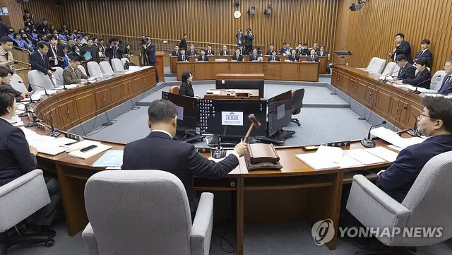 이양수 12.29 여객기 참사 진상규명을 위한 국정조사특별위원회 위원장이 15일 국회에서 특위 전체 회의를 개회하는 모습. 연합뉴스