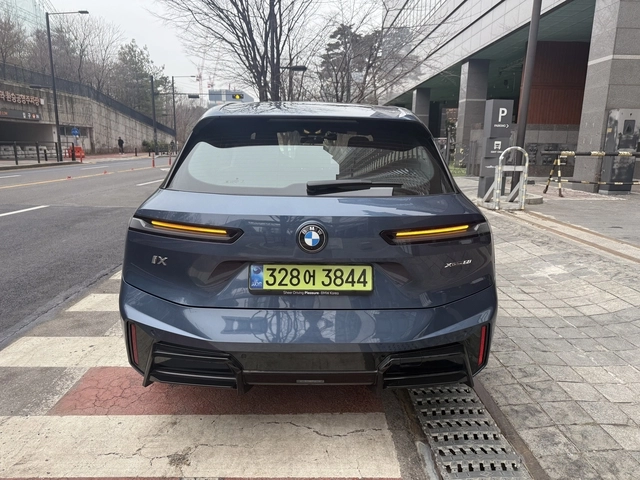 후면부의 새롭게 디자인된 디퓨저와 세로 반사판 등은 존재감을 극대화했다. 임주희 기자
