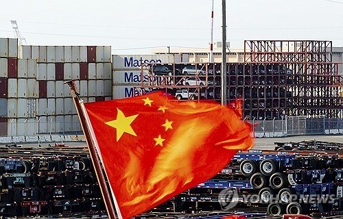 中 성장률 5% 간신히 지켰다…“올해 4%대로 주저앉을 듯”