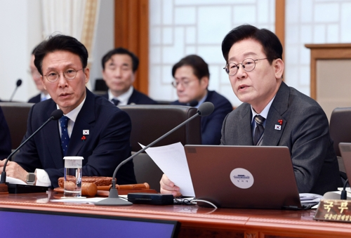 이재명 대통령이 20일 청와대에서 열린 국무회의에서 발언하고 있다. [청와대통신사진기자단·연합뉴스]