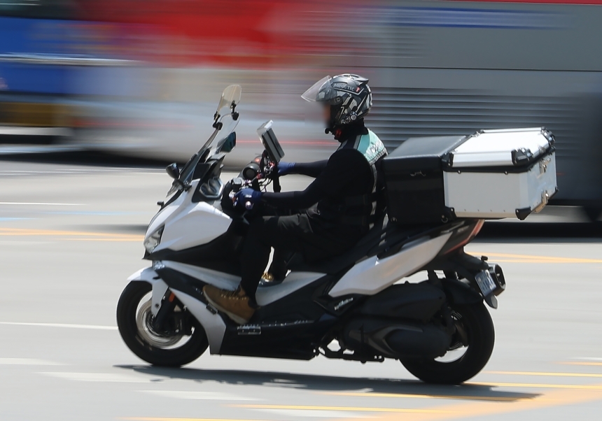 정부 “일하면 모두 노동자”… 특고·프리랜서도 법적보호