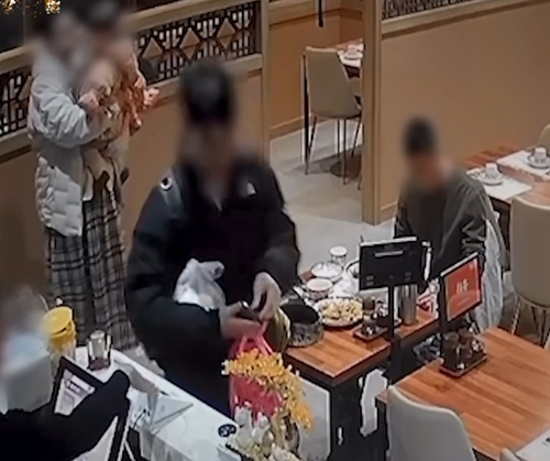 “혼자 밥 먹던 해병 장병 밥값 내준 젊은 ‘천사 부부’ 찾습니다” 김포시