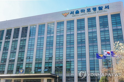 “원치 않은 신체접촉” 진정에…유명 예능PD ‘무혐의’