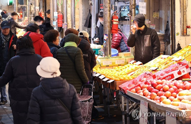 설 차례상 비용 낮아졌다… 과일·채소값 하락