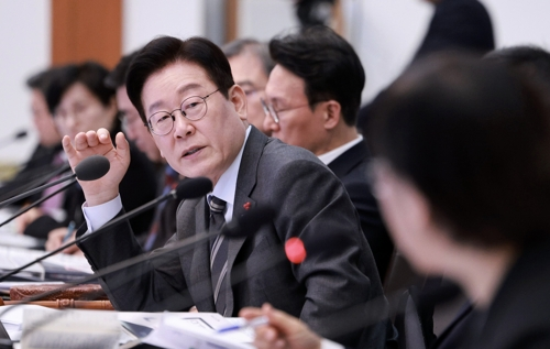 [속보] 李대통령 “부동산 불로소득 공화국…수술할 건 수술해야”