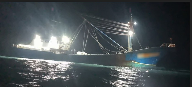 무허가 조업하다 나포된 중국어선 [목포해경 제공]