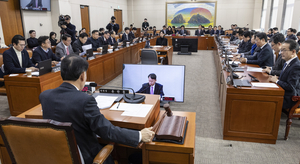 범여권 정무위원, 김병주 MBK 회장 등 7명 검찰 고발… “위증·불출석 혐의”