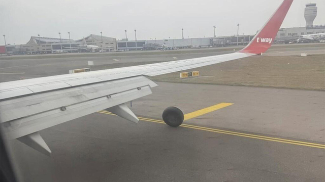 대만 공항 착륙 중 바퀴 빠진 티웨이항공 여객기. 중시신문망 캡처.