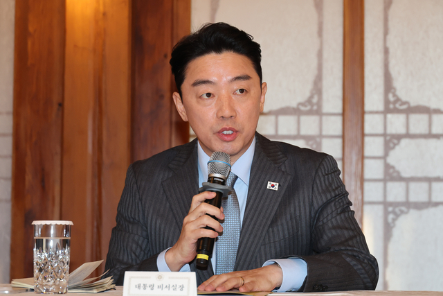 강훈식 대통령 비서실장이 8일 서울 종로구 삼청동 총리공관에서 열린 고위당정협의회에서 발언하고 있다. 연합뉴스