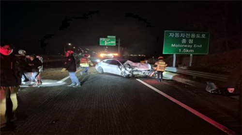 [속보] 50대 몰던 차량 ‘음주 의심 역주행’ 정면충돌…3명 중경상