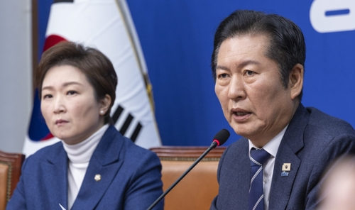 더불어민주당 정청래 대표가 11일 국회에서 열린 최고위원회의에서 발언하고 있다. [연합뉴스]