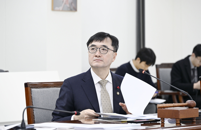 임기근 기획예산처 장관 직무대행 차관이지난달 27일  서울 중구 한국방송광고진흥공사에서 열린 ‘2026년 제1회 민간투자사업심의위원회 본회의’를 주재하고 있다. [기획처 제공]