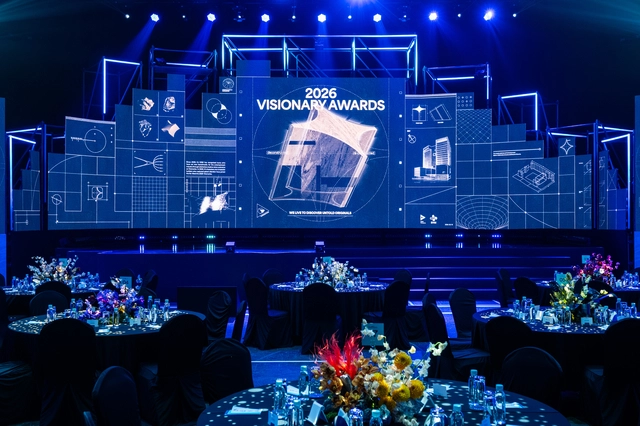 ‘영감의 하우스를 짓는 공사장’ 콘셉트로 꾸며진 ‘2026 비저너리 어워즈’ 무대. CJ ENM 제공