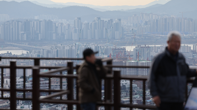 지난해 12월 9일 남산에서 바라본 서초구 일대 아파트 단지 모습. [연합뉴스]
