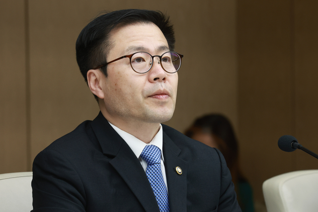 여한구 산업통상부 통상교섭본부장이 지난 10일 서울 중구 대한상공회의소에서 제54차 통상추진위원회를 주재하고 있다. [연합뉴스]