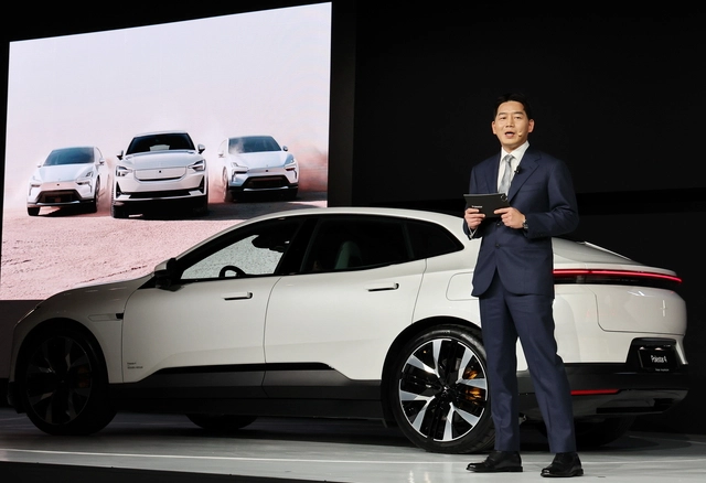 함종성 폴스타코리아 대표가 11일 서울 용산구 그랜드하얏트에서 열린 폴스타 2026 미디어 데이 행사에서 올해 전략에 대해 발표하고 있다. 연합뉴스