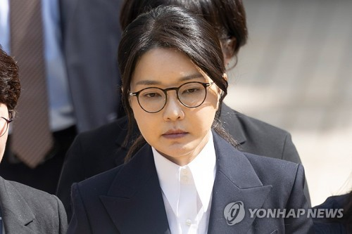 법원 나서는 김건희 [연합뉴스]