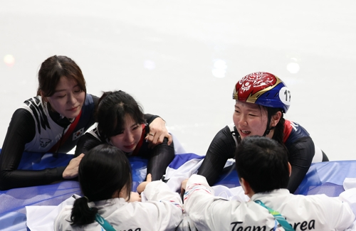 ‘최고의 푸시 우먼’ 심석희, 8년 만에 ‘금빛 포옹’…계주서만 3번째 금메달
