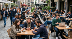 [김영욱의 테크&가젯] 폰은 필수재, 랩톱은 대체제… 스마트폰 값이 노트북에 비해 상대적으로 덜 오른 이유는?