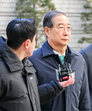 ‘징역 23년’ 한덕수·‘통일교 의혹’ 권성동, 나란히 항소심