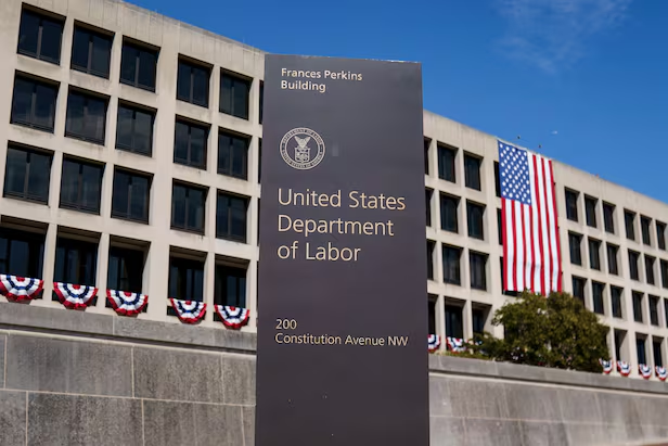 美 석달간 일자리통계 16.1만개 더 줄고 임금상승…5달 만 소비한파도 겹쳐