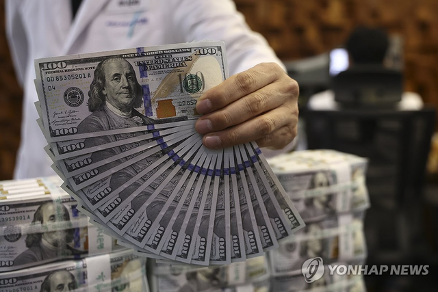 유가 100달러 쇼크, 환율 단숨에 ‘1490원대’…금융위기 이후 최고