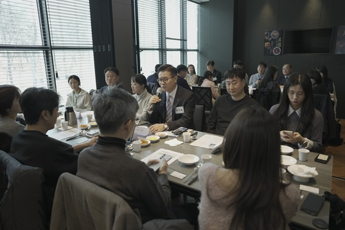 기자간담회에서 인사말하는 이기정 대교협회장. [한국대학교육협의회 제공]