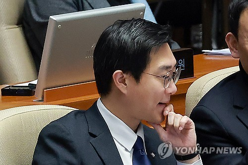 지난 1월 29일 국회에서 열린 본회의에 더불어민주당 장경태 의원이 참석해 있다. [연합뉴스]