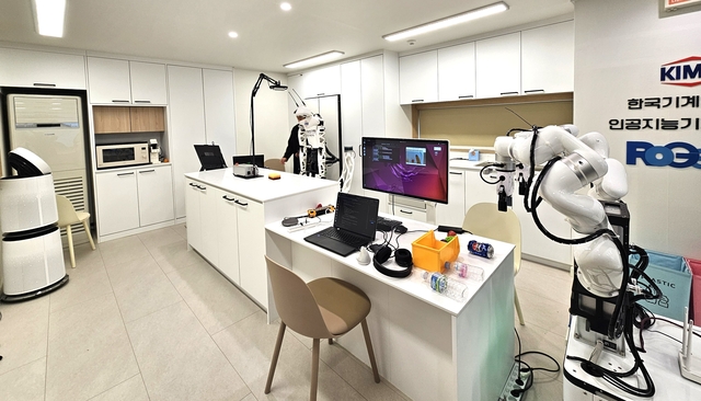 기계연 AI기계연구실 내 AI작업 로봇 테스트베드. 사진=이준기기자.
