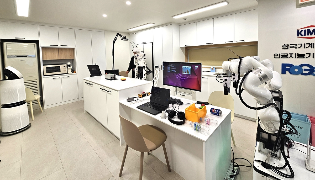 [르포] 가정으로 들어온 ‘AI작업 로봇’… 심부름뿐 아니라 분리수거까지 ‘완벽하게’