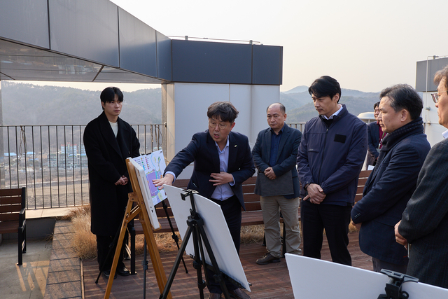 11일 용인 국가산단을 찾은 한준호 의원