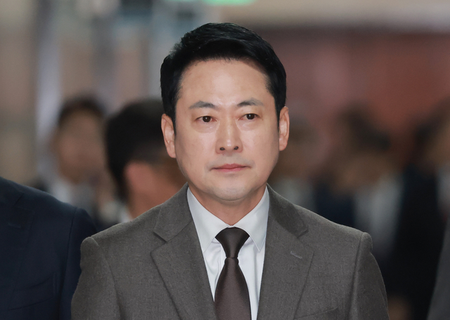 장동혁 국민의힘 대표가 12일 서울 여의도 국회에서 열린 최고위원회의에 참석하고 있다. [연합뉴스]