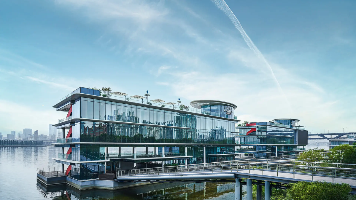 한강에 띄운 갤러리… 兆단위 재건축 판 흔드는 ‘전초기지’