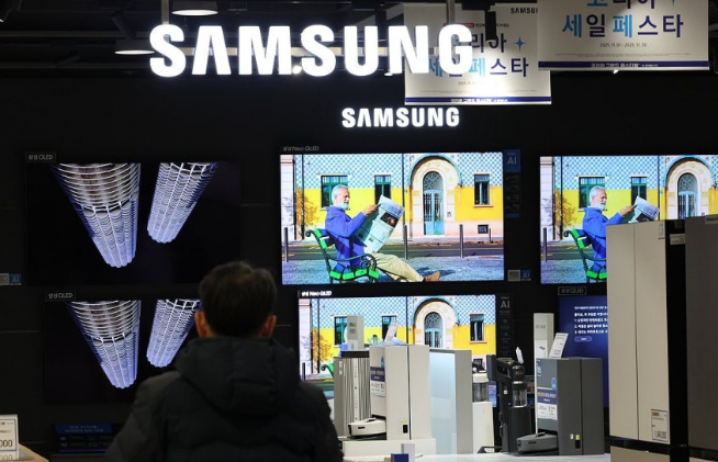 삼성·LG 덮친 원가 쇼크…전자업계, 원재료값 급등에 수익성 ‘압박’