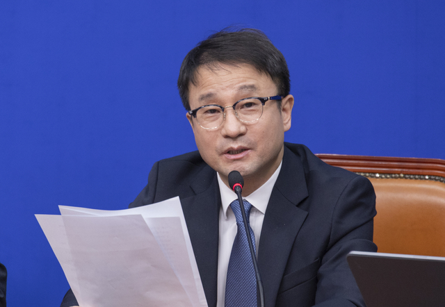 더불어민주당 한병도 원내대표가 16일 국회에서 열린 최고위원회의에서 발언하고 있다. [연합뉴스]