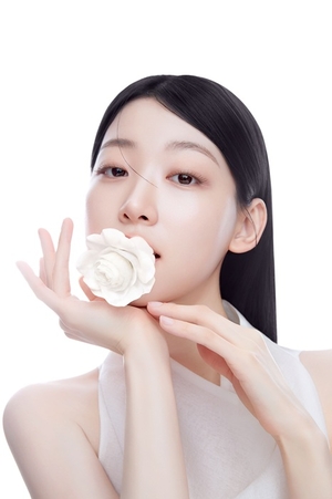 오히어(OHIR), 카멜리아 꽃 추출수 최대 88% 기반 ‘카멜리아 코어’ 4종 라인 공개