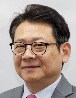 [권순욱 칼럼] 보수의 기둥 뿌리 뽑고 있는 장동혁·이정현·장예찬·박민영