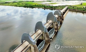 [사설] 반도체 용수 끊는 4대강 보 해체… 누구를 위한 ‘자해’인가